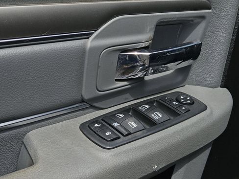 Used 2020 RAM 1500 Classic SLT w/ Luxury Group RWD image 26