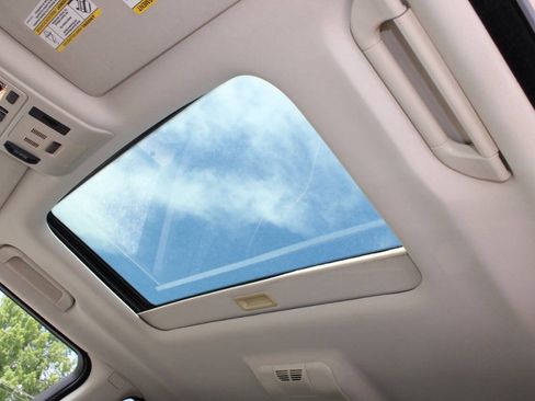 Used 2012 Land Rover Range Rover HSE LUX w/ Luxury Interior Pkg image 23