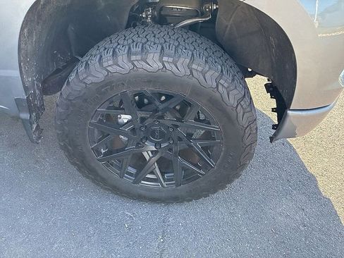 Used 2023 Chevrolet Silverado 1500 Custom AWD/4WD image 4