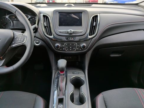 Used 2023 Chevrolet Equinox RS image 29