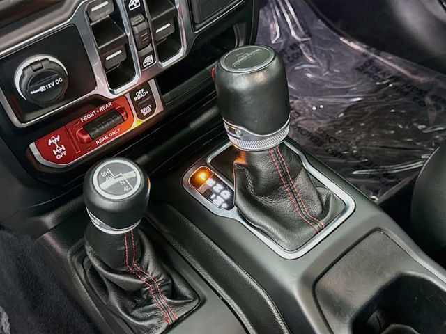 Used 2022 Jeep Gladiator Rubicon w/ LED Lighting Group AWD/4WD image 17