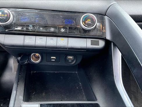 Used 2022 Hyundai Elantra SEL FWD image 16