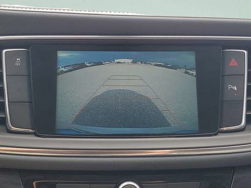 Used 2019 Buick Enclave Essence FWD image 16