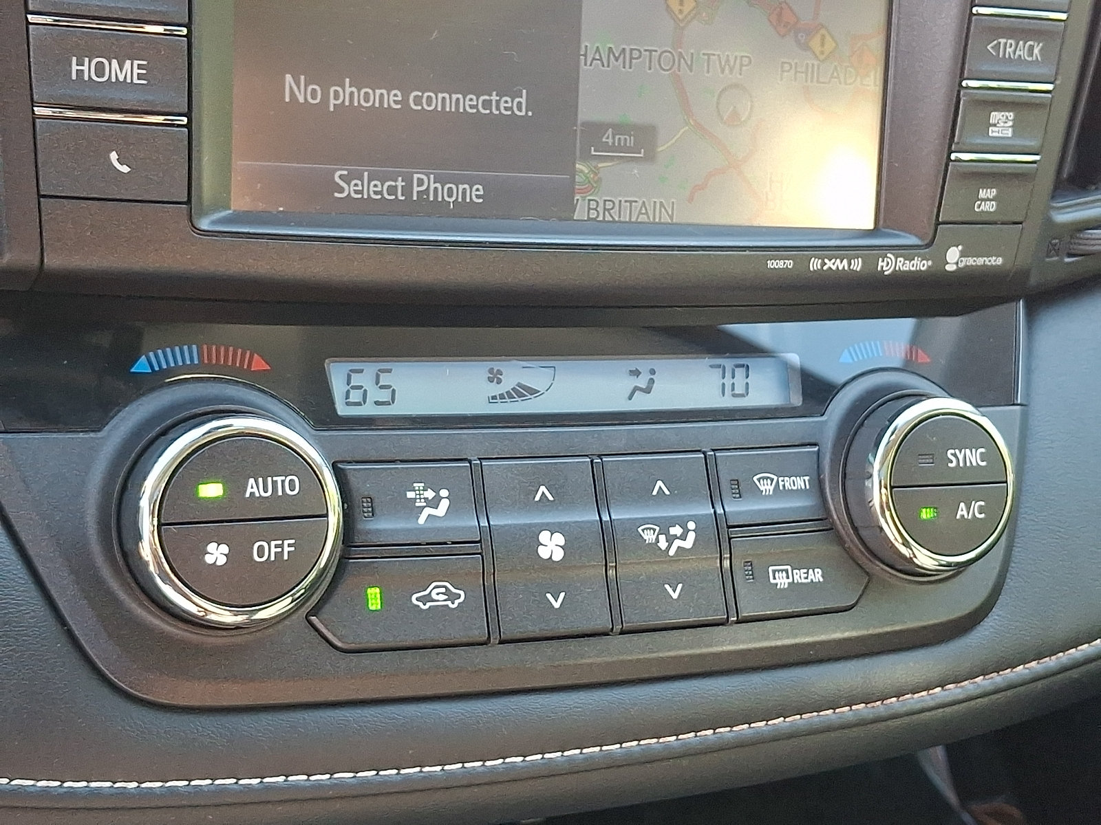 Used 2018 Toyota RAV4 XLE AWD/4WD image 17