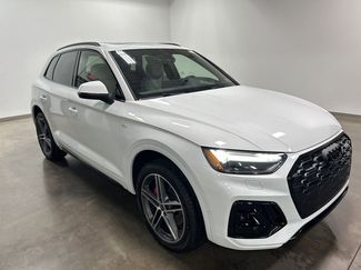 New 2024 Audi Q5 e Prestige video 2