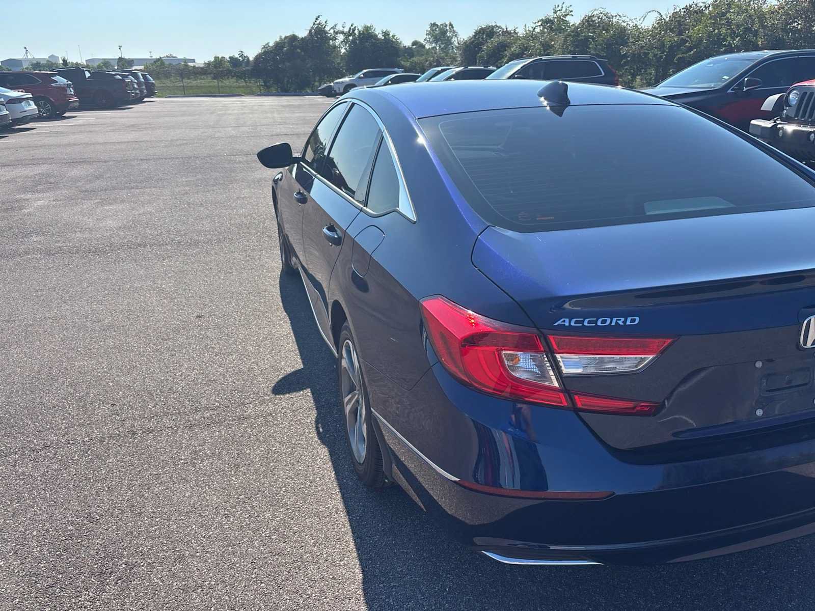Used 2019 Honda Accord EX image 3