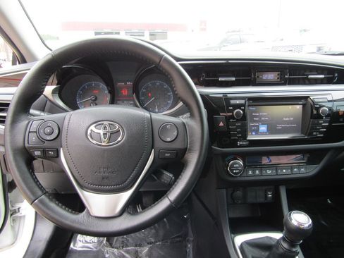 Used 2015 Toyota Corolla S FWD image 11
