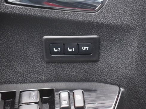 Used 2018 Toyota RAV4 Limited image 15