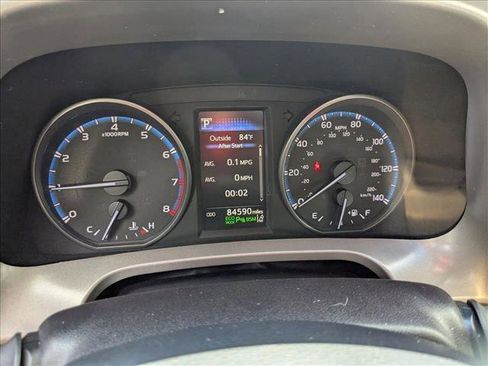 Used 2018 Toyota RAV4 XLE image 11