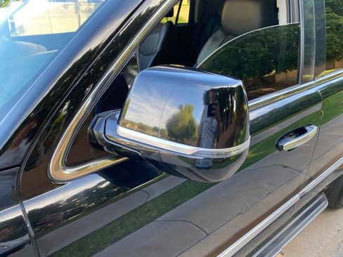 Used 2016 Cadillac Escalade 4WD image 18