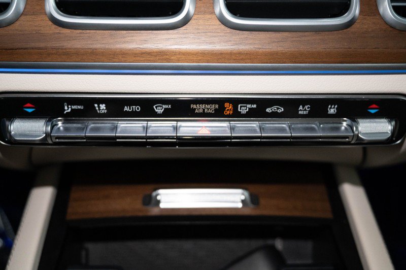 Certified 2025 Mercedes-Benz GLE 450e 4MATIC image 31