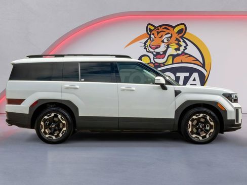 Used 2026 Hyundai Santa Fe SEL FWD image 5
