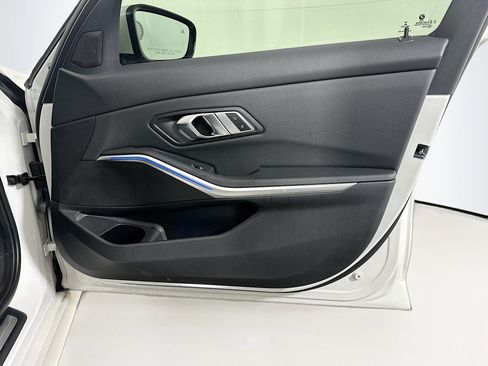 Used 2021 BMW 330i Sedan w/ Convenience Package RWD image 33