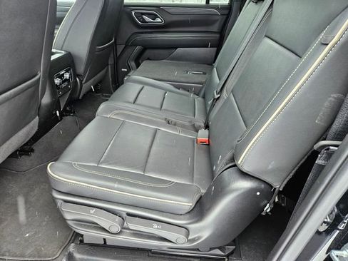 Used 2024 GMC Yukon XL SLT image 11