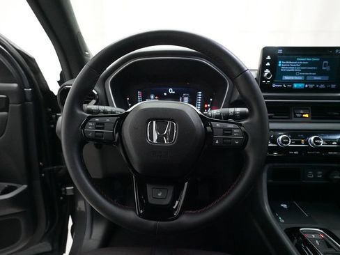 Certified 2025 Honda Pilot Black Edition image 4