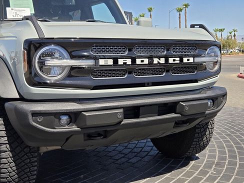 Used 2022 Ford Bronco Outer Banks w/ Sasquatch Package AWD/4WD image 9