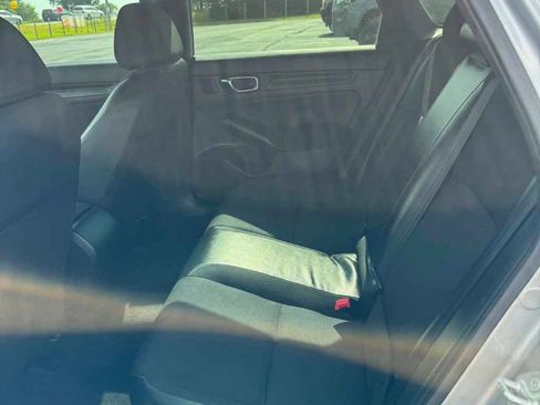Used 2022 Honda Civic Sport image 9