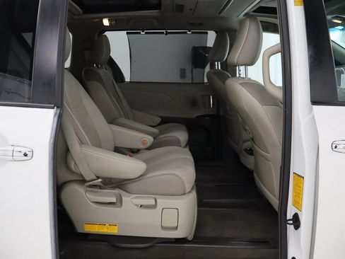 Used 2013 Toyota Sienna Limited w/ Premium Pkg FWD image 21