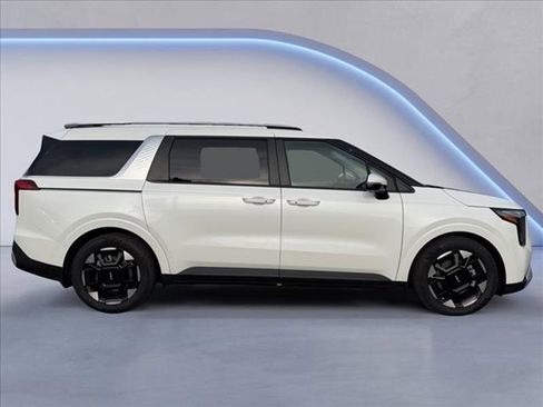 New 2026 Kia Carnival EX image 2