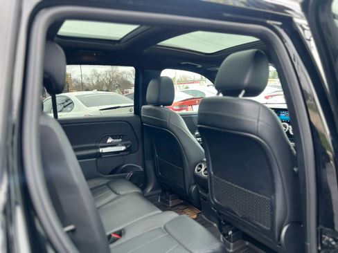 Used 2021 Mercedes-Benz GLB 250 4MATIC image 21