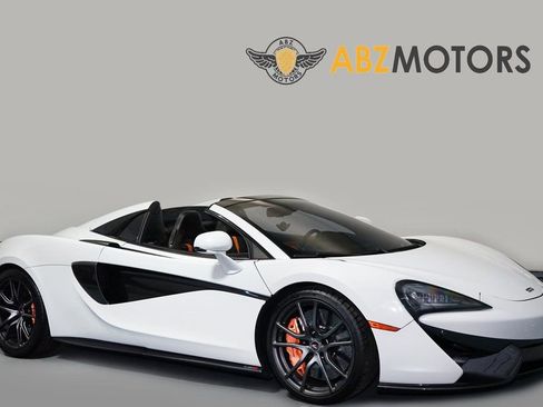 Used 2018 McLaren 570S Spider image 1