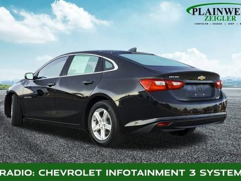 Used 2022 Chevrolet Malibu LS image 2