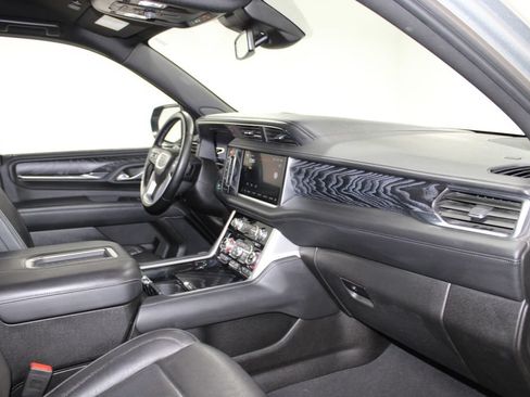Used 2024 GMC Yukon XL Denali RWD image 33