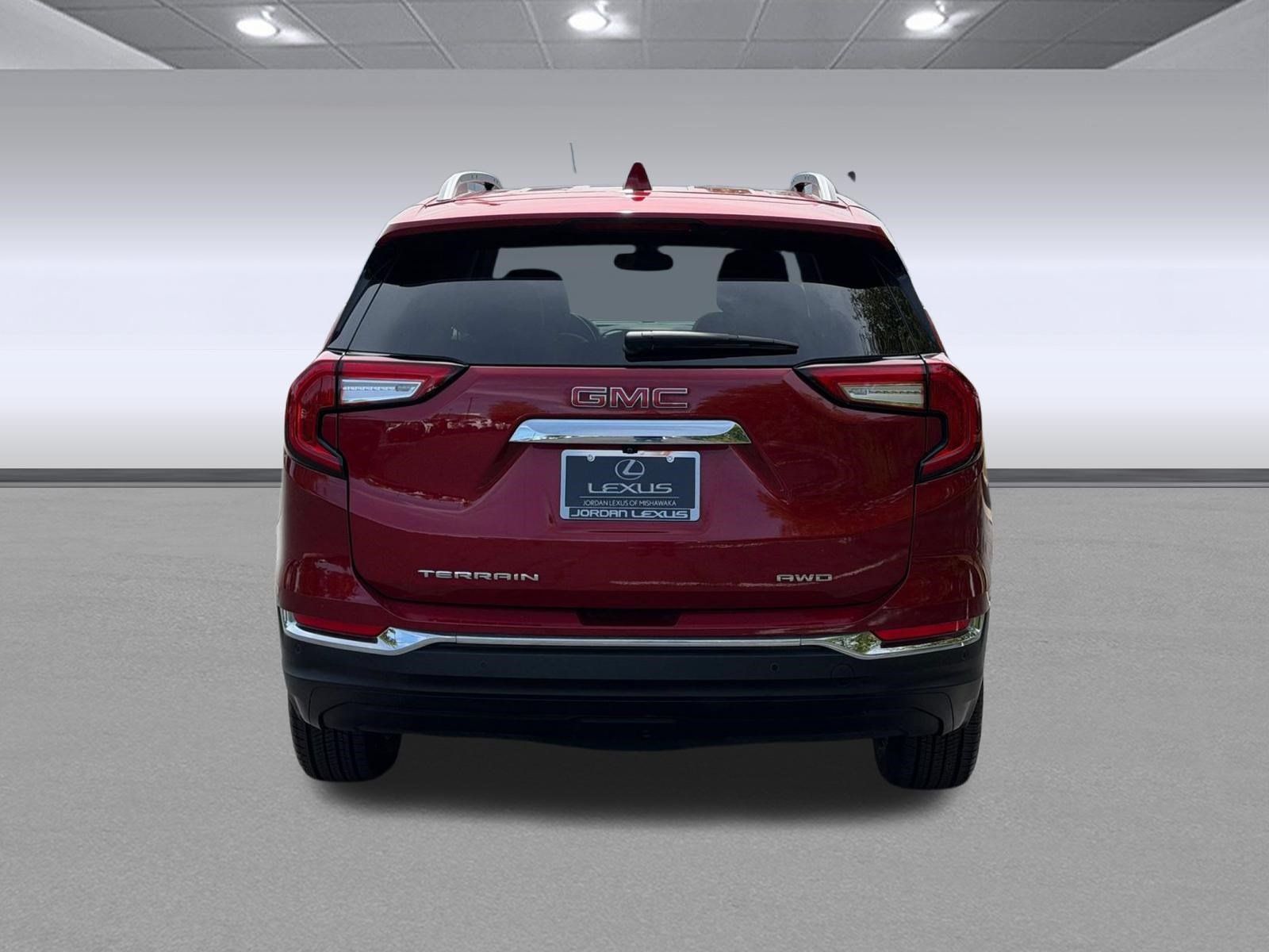 Used 2024 GMC Terrain SLT w/ Infotainment Package II AWD/4WD image 10