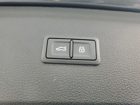 Used 2025 Audi Q5 2.0T Premium image 10