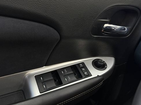 Used 2013 Chrysler 200 S FWD image 11