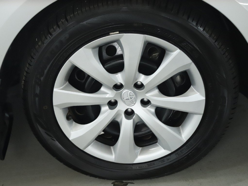 Used 2021 Toyota Corolla LE w/ Carpet Mat Package (TMS) FWD image 10
