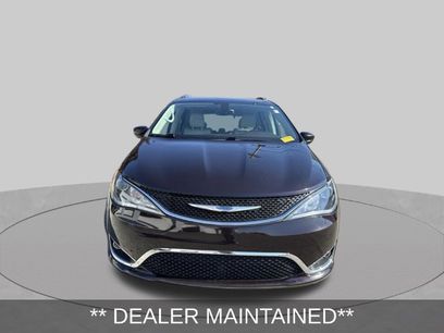 Used 2018 Chrysler Pacifica Touring-L Plus w/ Tire & Wheel Group