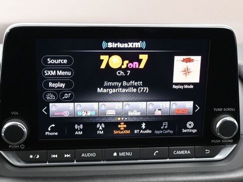 Used 2023 Nissan Rogue SV image 15