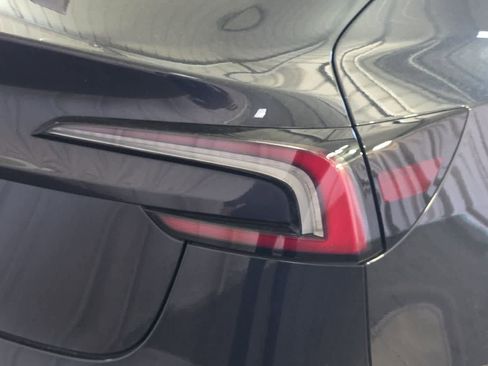 Used 2025 Tesla Model 3 Long Range RWD image 13