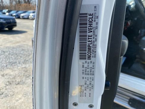 Used 2015 RAM 5500 Tradesman image 38