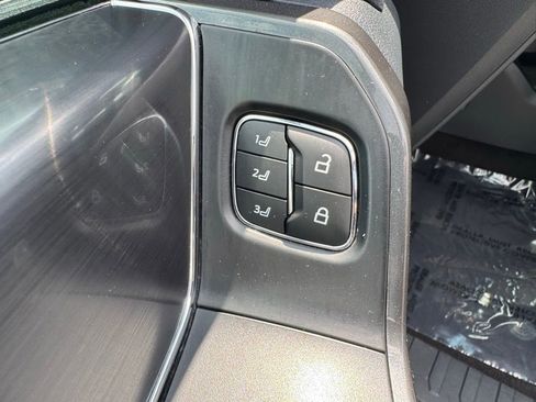 Used 2022 Ford F150 Lariat w/ Equipment Group 502A High image 19