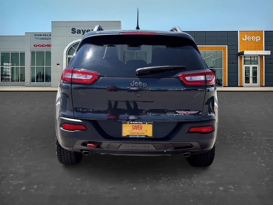 Used 2016 Jeep Cherokee Trailhawk w/ Comfort/Convenience Group AWD/4WD image 6