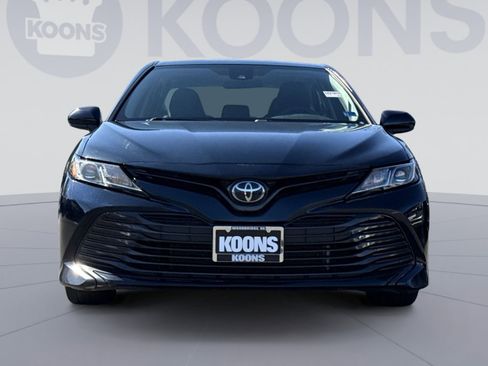 Used 2019 Toyota Camry LE image 10