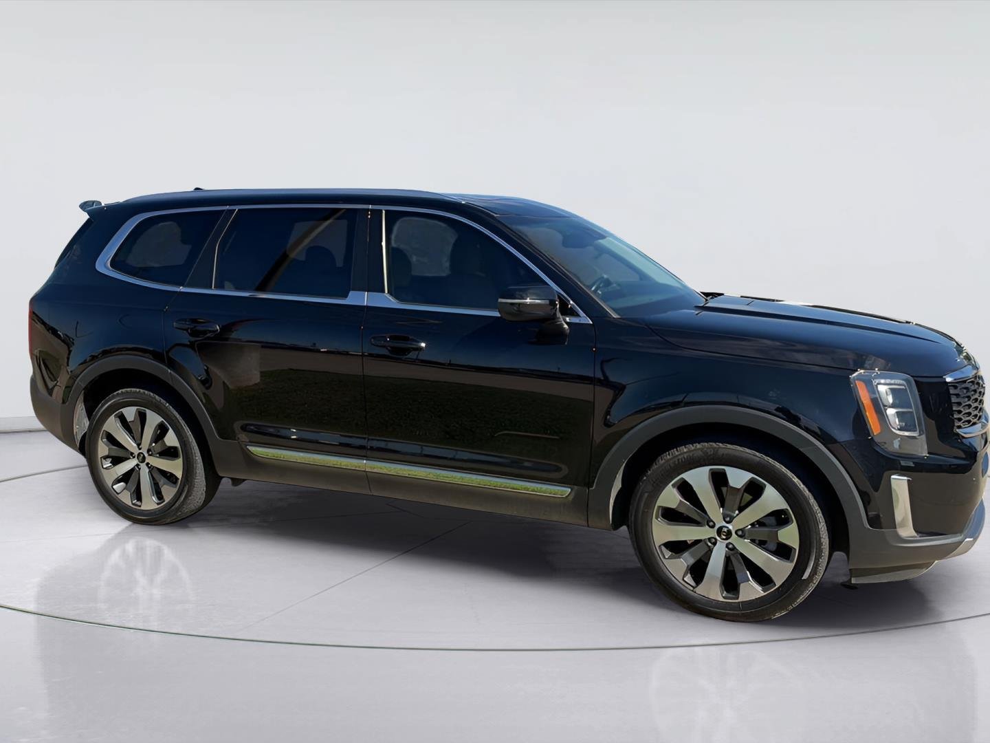 Used 2021 Kia Telluride EX w/ EX Premium Package FWD image 4