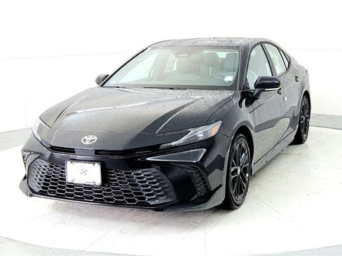 New 2026 Toyota Camry SE FWD image 2