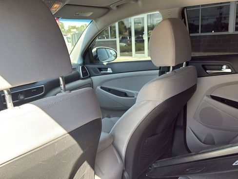 Used 2019 Hyundai Tucson SE w/ Cargo Package AWD/4WD image 10