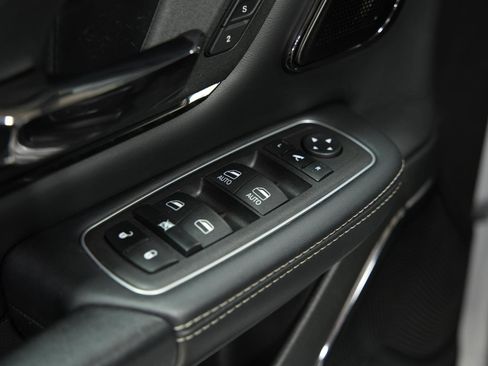 Used 2024 RAM 1500 Limited AWD/4WD image 30