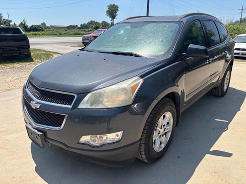 Used 2011 Chevrolet Traverse LS image 8