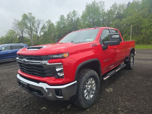 Used 2024 Chevrolet Silverado 2500 LT AWD/4WD image 9