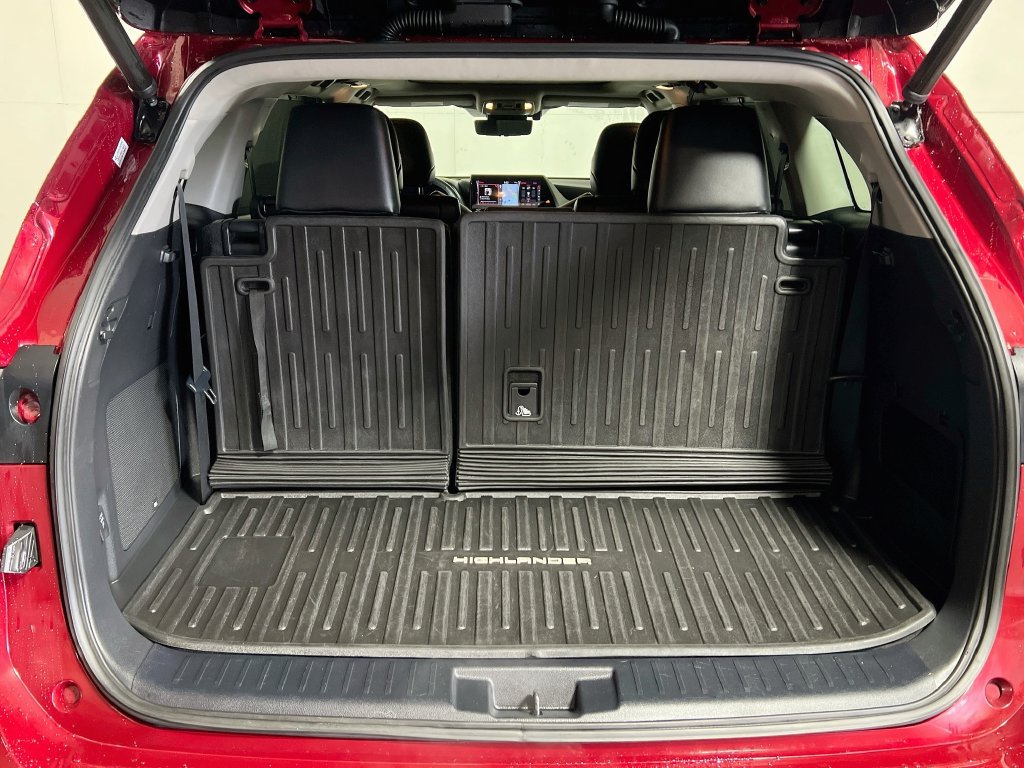 Certified 2021 Toyota Highlander Platinum AWD/4WD image 21