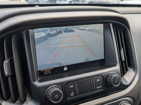 Used 2022 Chevrolet Colorado Z71 AWD/4WD image 16