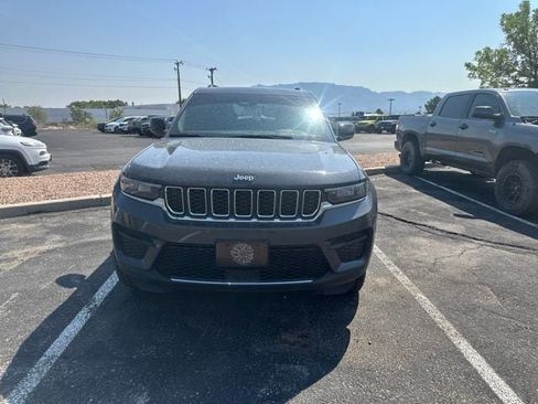 Used 2025 Jeep Grand Cherokee Laredo X w/ Trailer Tow Package AWD/4WD image 10