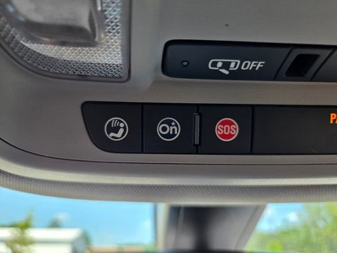 Used 2018 GMC Acadia SLT FWD image 31