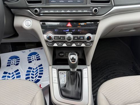 Used 2020 Hyundai Elantra Value Edition w/ Winter Weather Package image 11