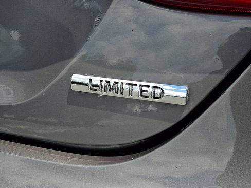 Used 2011 Hyundai Sonata Limited w/ Navigation Pkg 5 FWD image 31